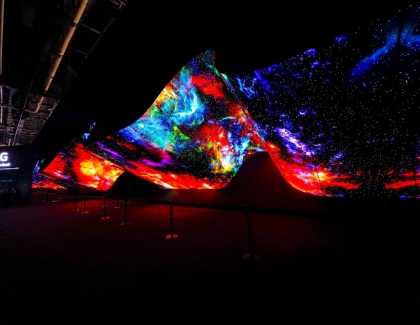 LG's Spectacular OLED 'Wave' And 'Fountain' Exhibitions at CES