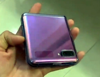 This Could Be Samsung’s Folding Galaxy Z Flip Smartphone
