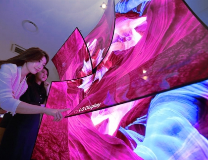 CES: LG Display's 88-inch 8K OLED Screen With In-display Sound