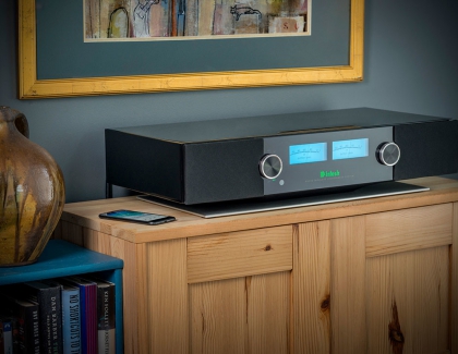 McIntosh RS200 Wireless Loudspeaker System Now Available 