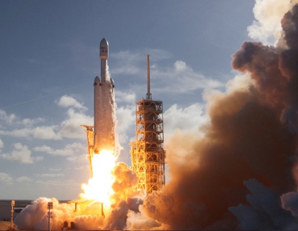 SpaceX to Launch Its First Commercial Falcon Heavy Rocket