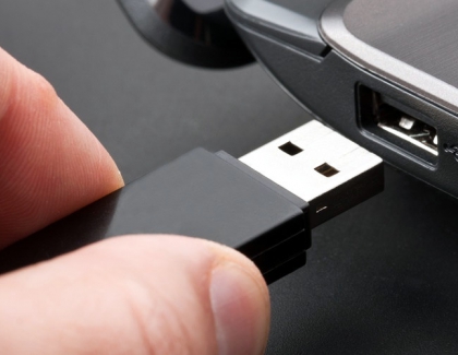 Windows 10 Allows You to Safely Remove Your USB By Just Pulling It Out
