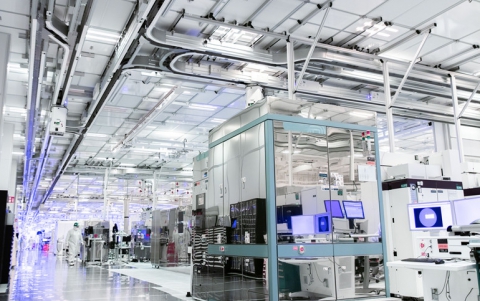 Intel’s New Fab in Ireland Begins High-Volume Production of Intel 4 Technology