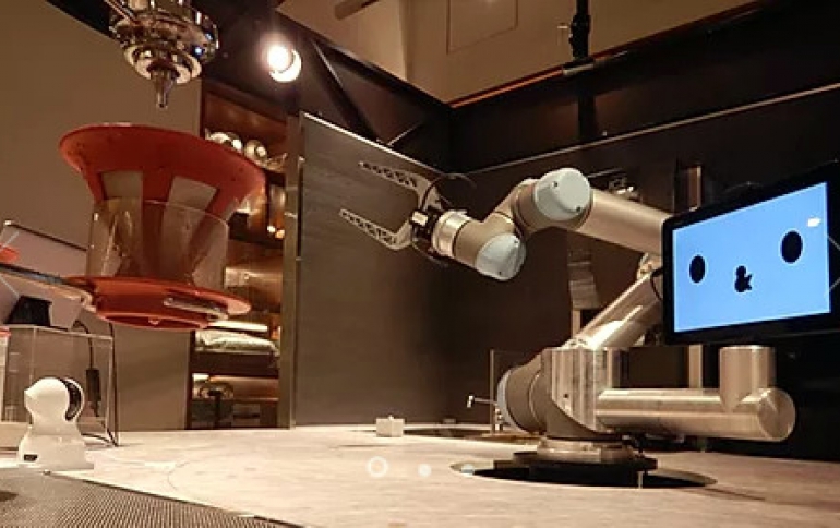 Robot Replaces Bartenders in Japanese Bar