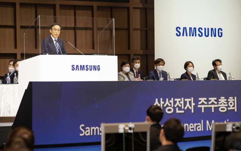 Samsung Expects Chip Recovery But Also Slower Phone Sales Amid Coronavirus Outbreak