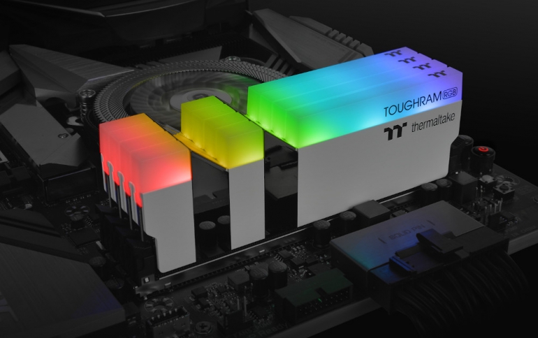  Thermaltake Launches TOUGHRAM DDR4 16GB 4400MHz Desktop Memory at CES2020