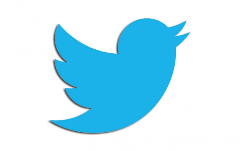 Twitter Reports Its First $1 billion Revenue Quarter, User-growth