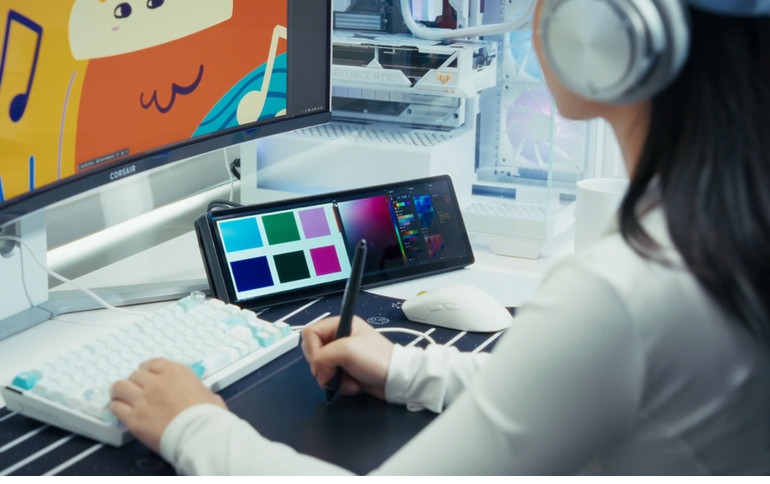 CORSAIR Launches the XENEON EDGE 14.5″ LCD Touchscreen