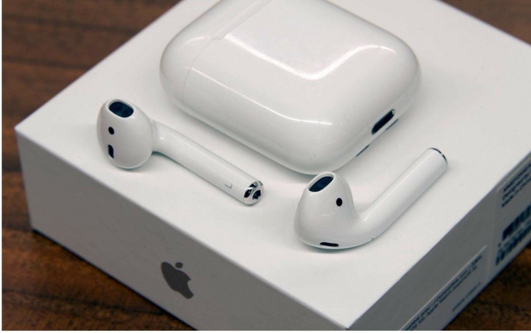 Apple Patents New Interchangeable AirPods Design with Biometric Sensors