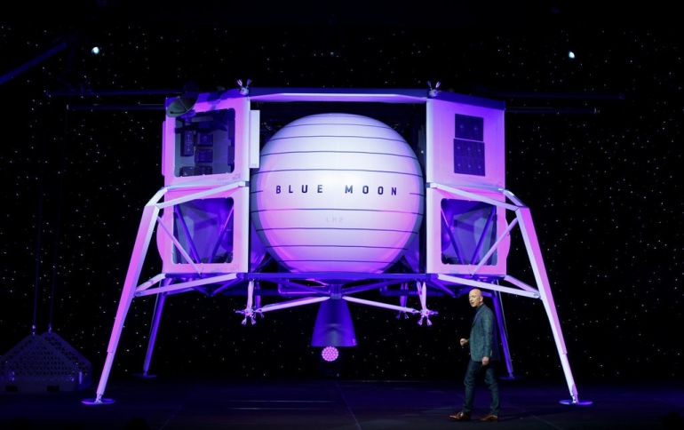 Jeff Bezos Unveils Blue Origin’s Lunar Lander Blue Moon