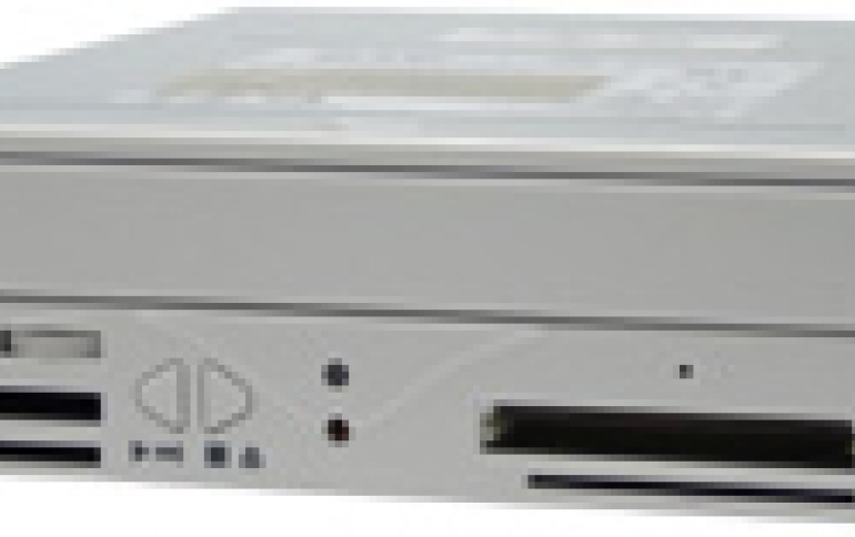 CD/DVD and Flash Card Storage on a single drive