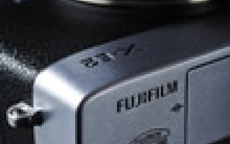 Fujifilm Launches The X-E2 And XQ1 Cameras