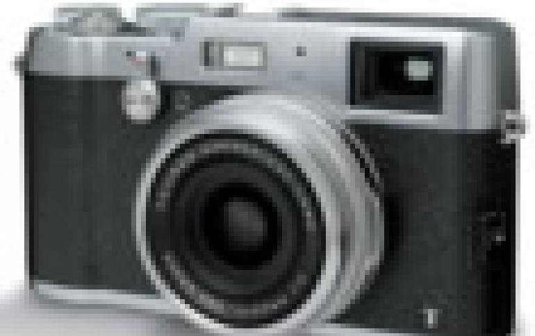 New Fujifilm X100T Comes With New Hybrid Viewfinder