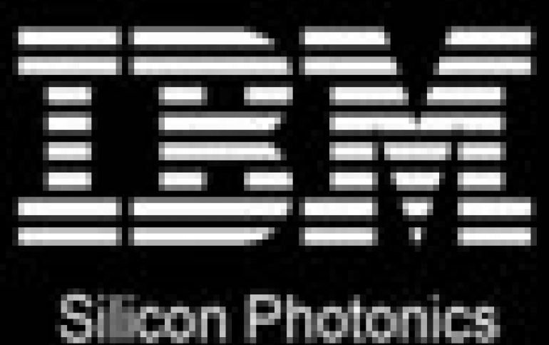 IBM Develop World's Tiniest Nanophotonic Switch to Route Optical Data Between Cores in Future Chips