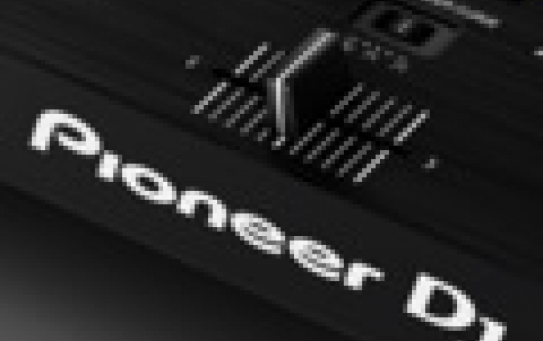 Pioneer XDJ-RX Rekordbox DJ System Comes With a Built-in Screen